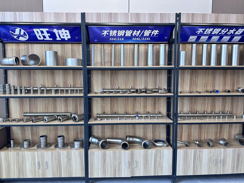 Hunan Wangkun Pipe Industry Co., Ltd. ligne de production du fabricant