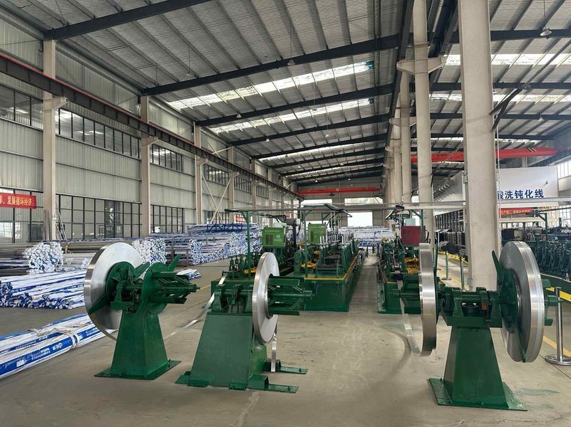 Hunan Wangkun Pipe Industry Co., Ltd. ligne de production du fabricant